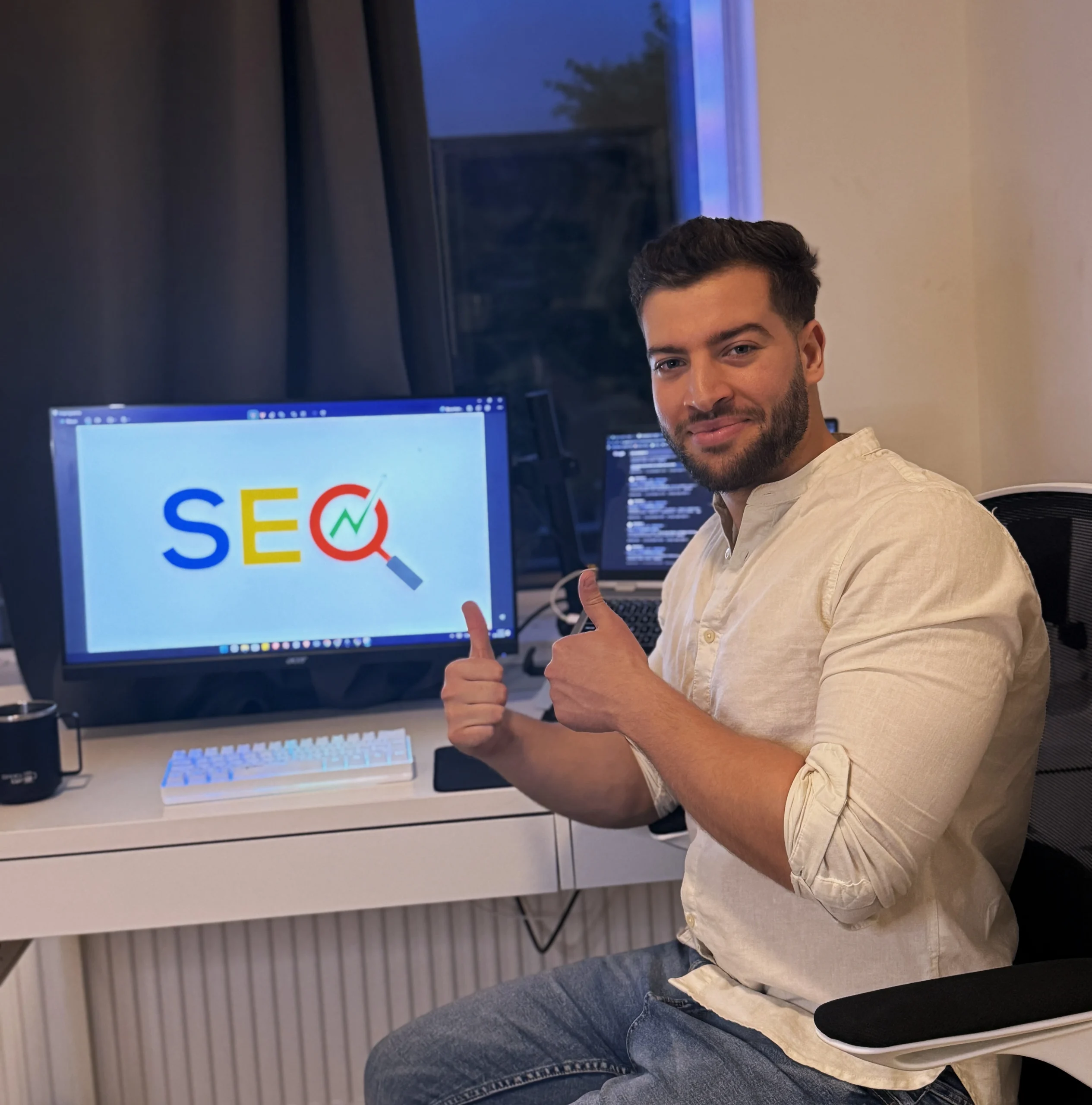 Zakaria werkt aan seo van een klant website
